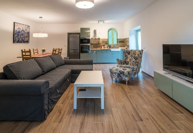 House in Vrbnik - Holiday Home in Vrbnik with Air condition, WIFI, Dishwasher (4791-1) House in Vrbnik - Holiday Home in Vrbnik with Air condition, WIFI, Dishwasher (4791-1)