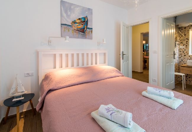 House in Vrbnik - Holiday Home in Vrbnik with Air condition, WIFI, Dishwasher (4791-1) House in Vrbnik - Holiday Home in Vrbnik with Air condition, WIFI, Dishwasher (4791-1)