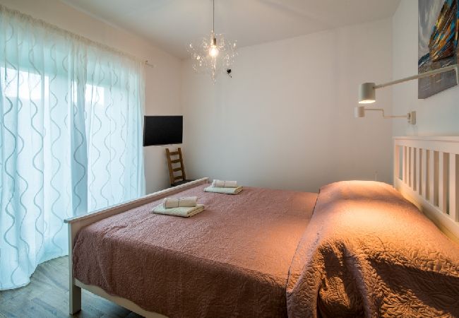 House in Vrbnik - Holiday Home in Vrbnik with Air condition, WIFI, Dishwasher (4791-1) House in Vrbnik - Holiday Home in Vrbnik with Air condition, WIFI, Dishwasher (4791-1)