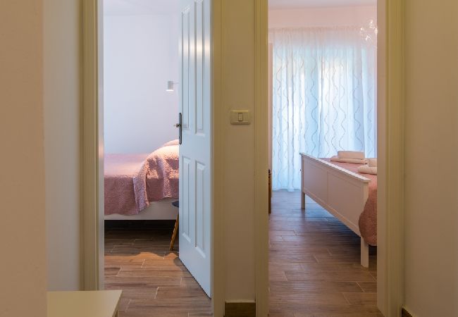 House in Vrbnik - Holiday Home in Vrbnik with Air condition, WIFI, Dishwasher (4791-1) House in Vrbnik - Holiday Home in Vrbnik with Air condition, WIFI, Dishwasher (4791-1)