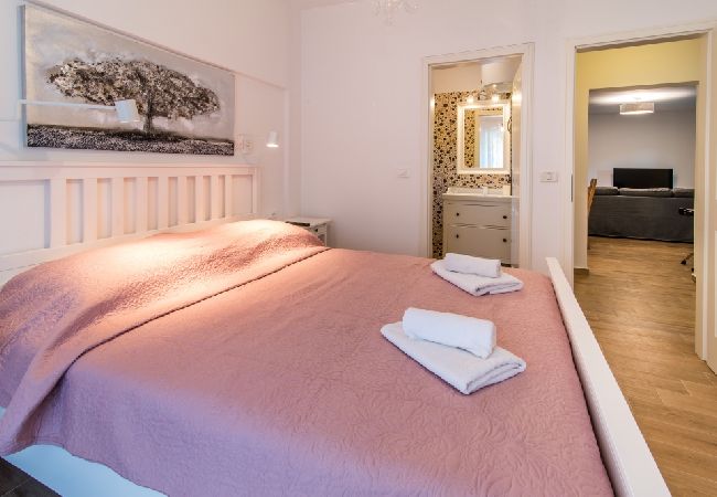 House in Vrbnik - Holiday Home in Vrbnik with Air condition, WIFI, Dishwasher (4791-1) House in Vrbnik - Holiday Home in Vrbnik with Air condition, WIFI, Dishwasher (4791-1)