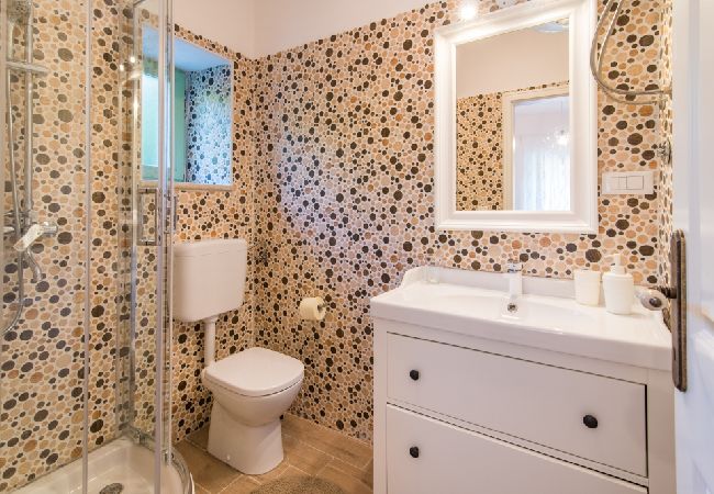 House in Vrbnik - Holiday Home in Vrbnik with Air condition, WIFI, Dishwasher (4791-1) House in Vrbnik - Holiday Home in Vrbnik with Air condition, WIFI, Dishwasher (4791-1)