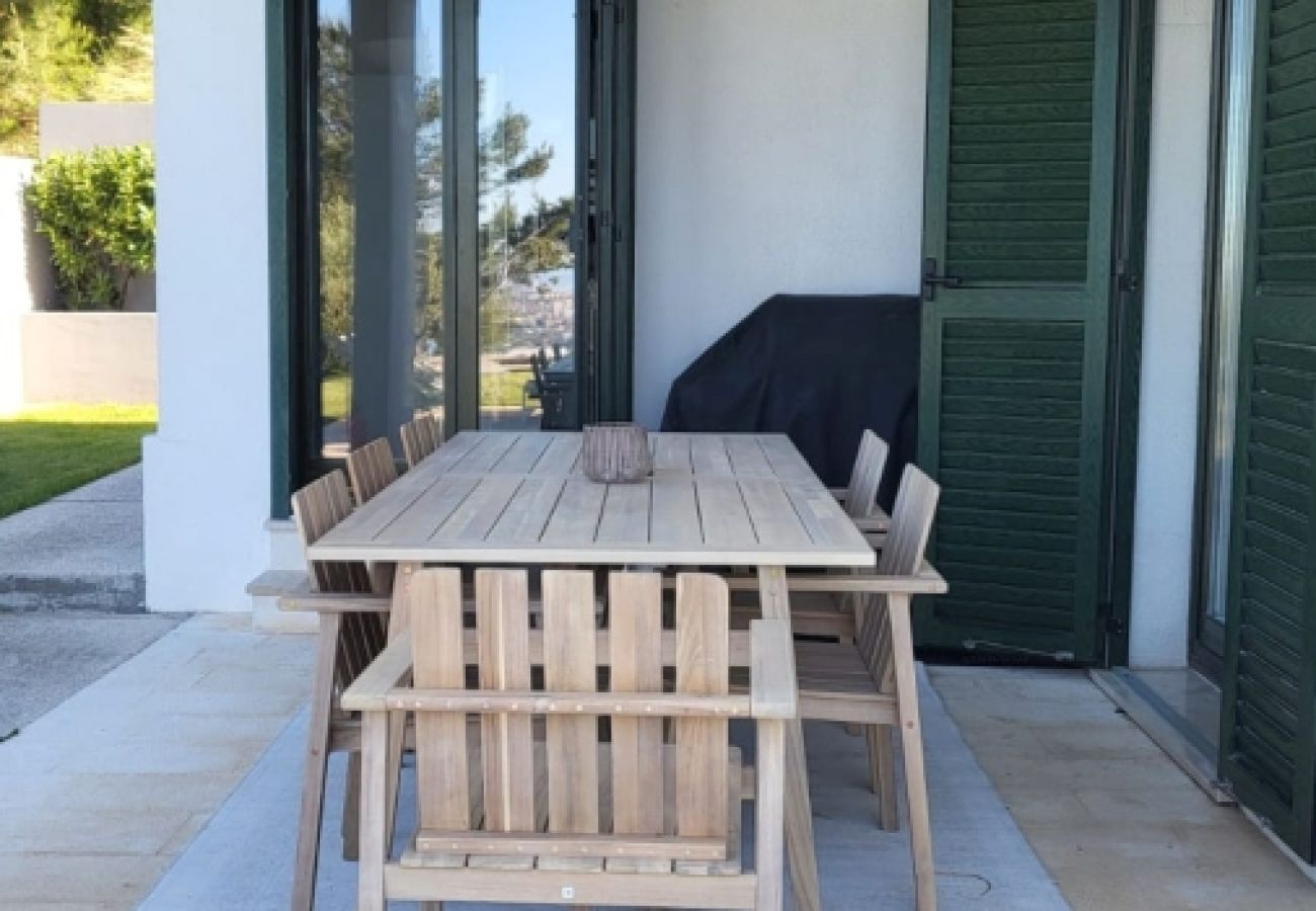 House in Split - Holiday Home in Split with Seaview, Terrace, Air condition, WIFI (4937-1)