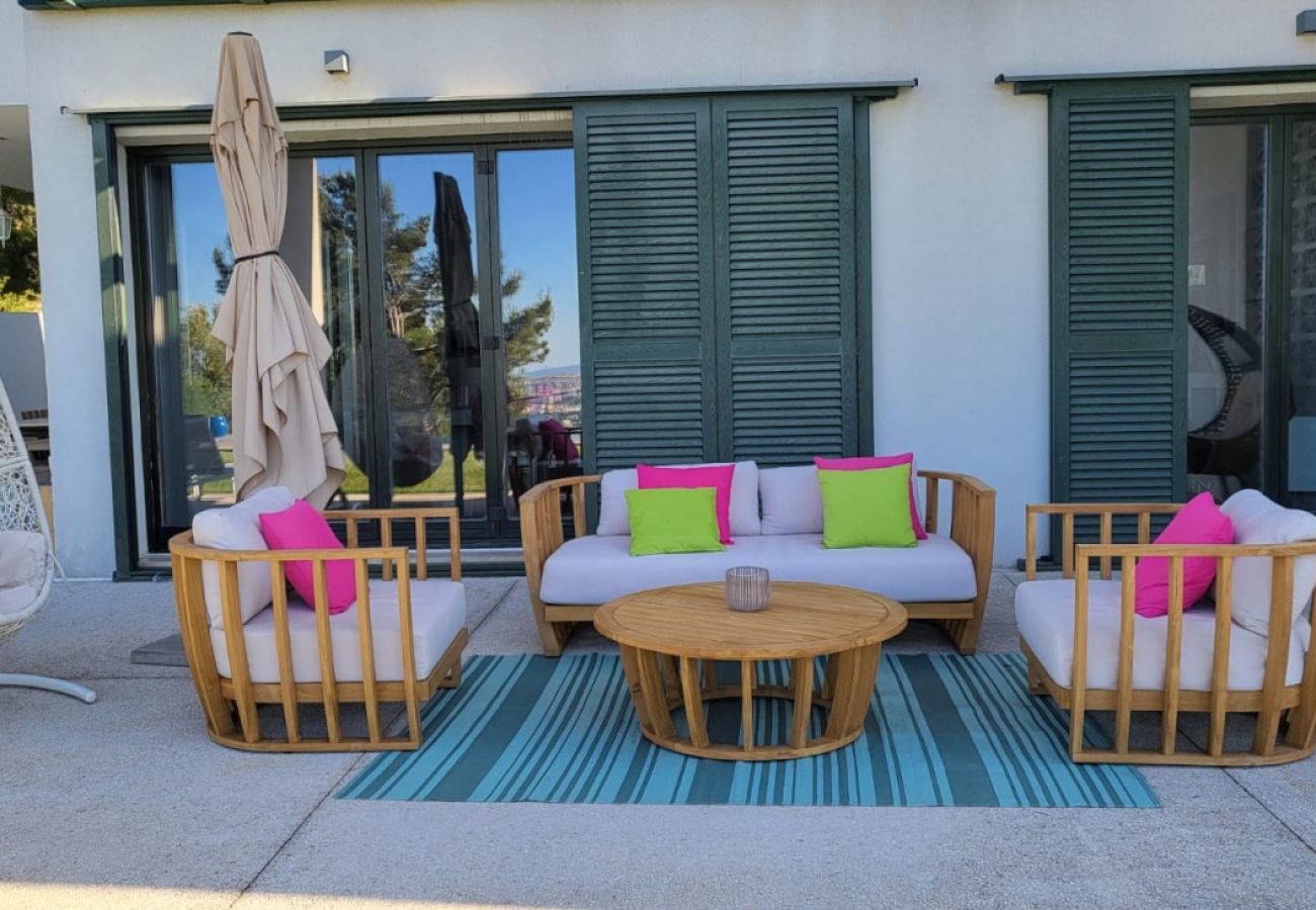 House in Split - Holiday Home in Split with Seaview, Terrace, Air condition, WIFI (4937-1)