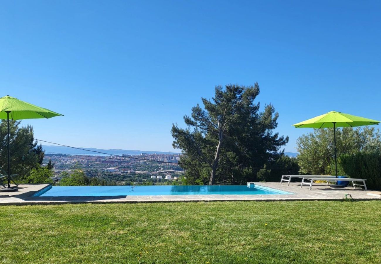 House in Split - Holiday Home in Split with Seaview, Terrace, Air condition, WIFI (4937-1)
