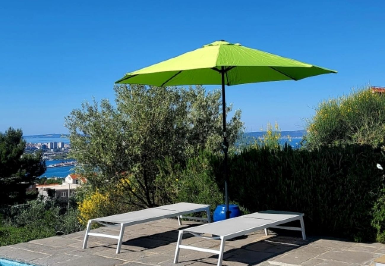 House in Split - Holiday Home in Split with Seaview, Terrace, Air condition, WIFI (4937-1)