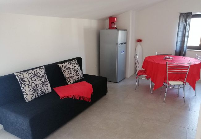 Apartment in Funtana - Apartment in Funtana with Balcony, Air condition, WIFI, Washing machine (4982-3) Apartment in Funtana - Apartment in Funtana with Balcony, Air condition, WIFI, Washing machine (4982-3)