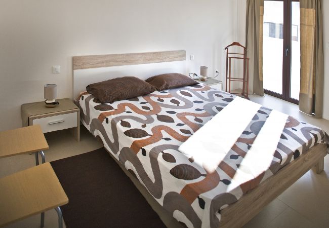 Apartment in Funtana - Apartment in Funtana with Balcony, Air condition, WIFI, Washing machine (4982-1) Apartment in Funtana - Apartment in Funtana with Balcony, Air condition, WIFI, Washing machine (4982-1)