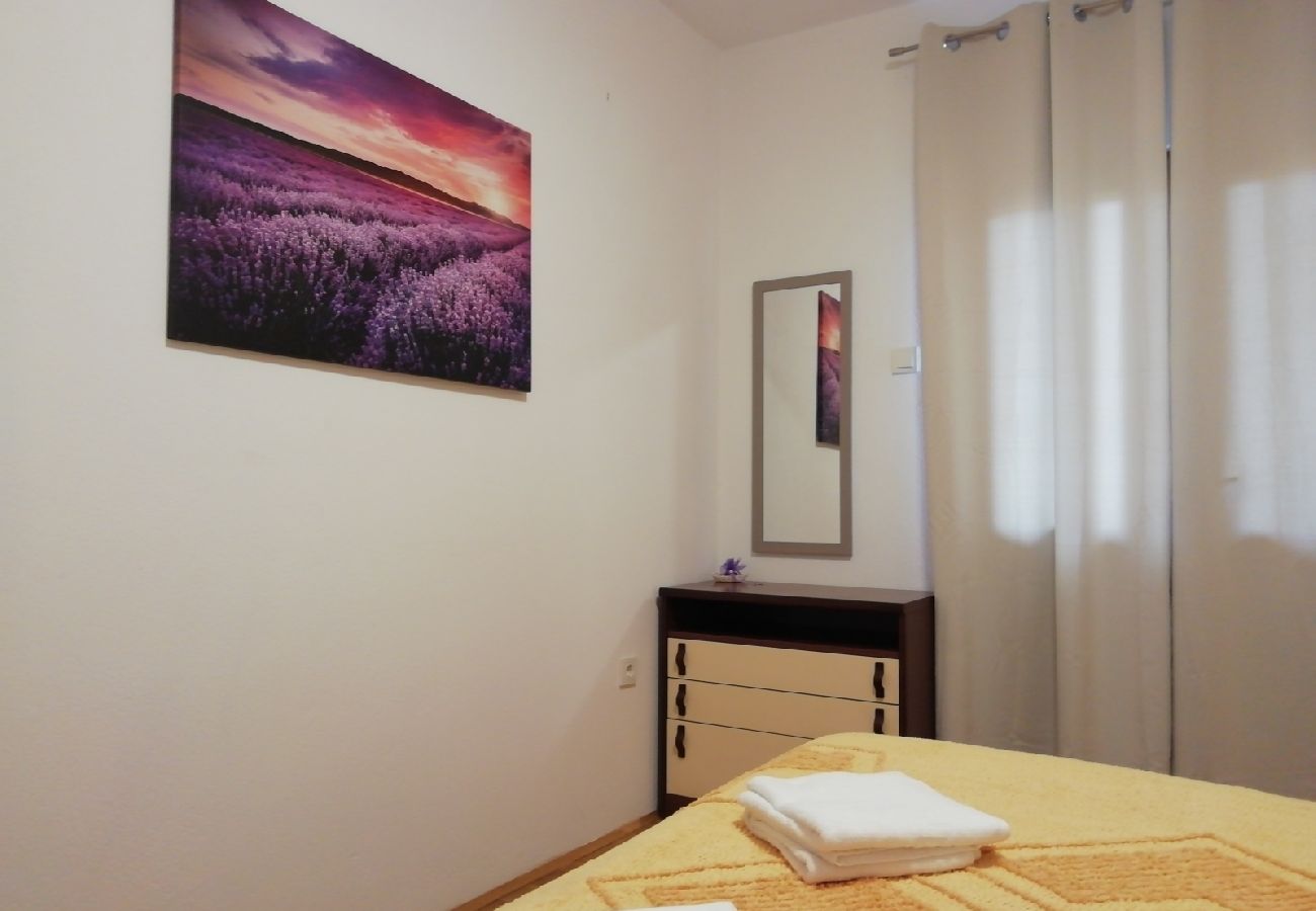 Apartment in Nin - Apartment in Nin with Loggia, Air condition, WIFI, Washing machine (4986-1)