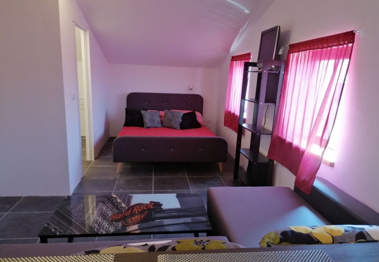 Studio in Funtana - Studio apartment in Funtana with Air condition, WIFI, Washing machine (4982-4)