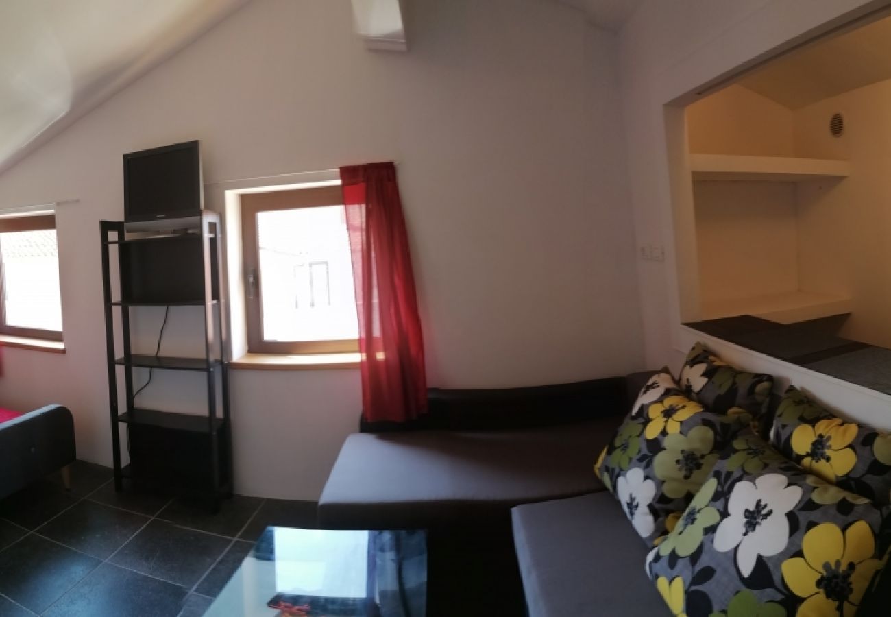 Studio in Funtana - Studio apartment in Funtana with Air condition, WIFI, Washing machine (4982-4)