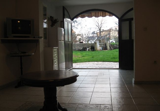 Apartment in Funtana - Apartment in Funtana with Air condition, WIFI, Washing machine (4990-1) Apartment in Funtana - Apartment in Funtana with Air condition, WIFI, Washing machine (4990-1)