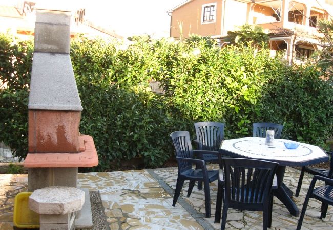 Apartment in Funtana - Apartment in Funtana with Air condition, WIFI, Washing machine (4990-1) Apartment in Funtana - Apartment in Funtana with Air condition, WIFI, Washing machine (4990-1)