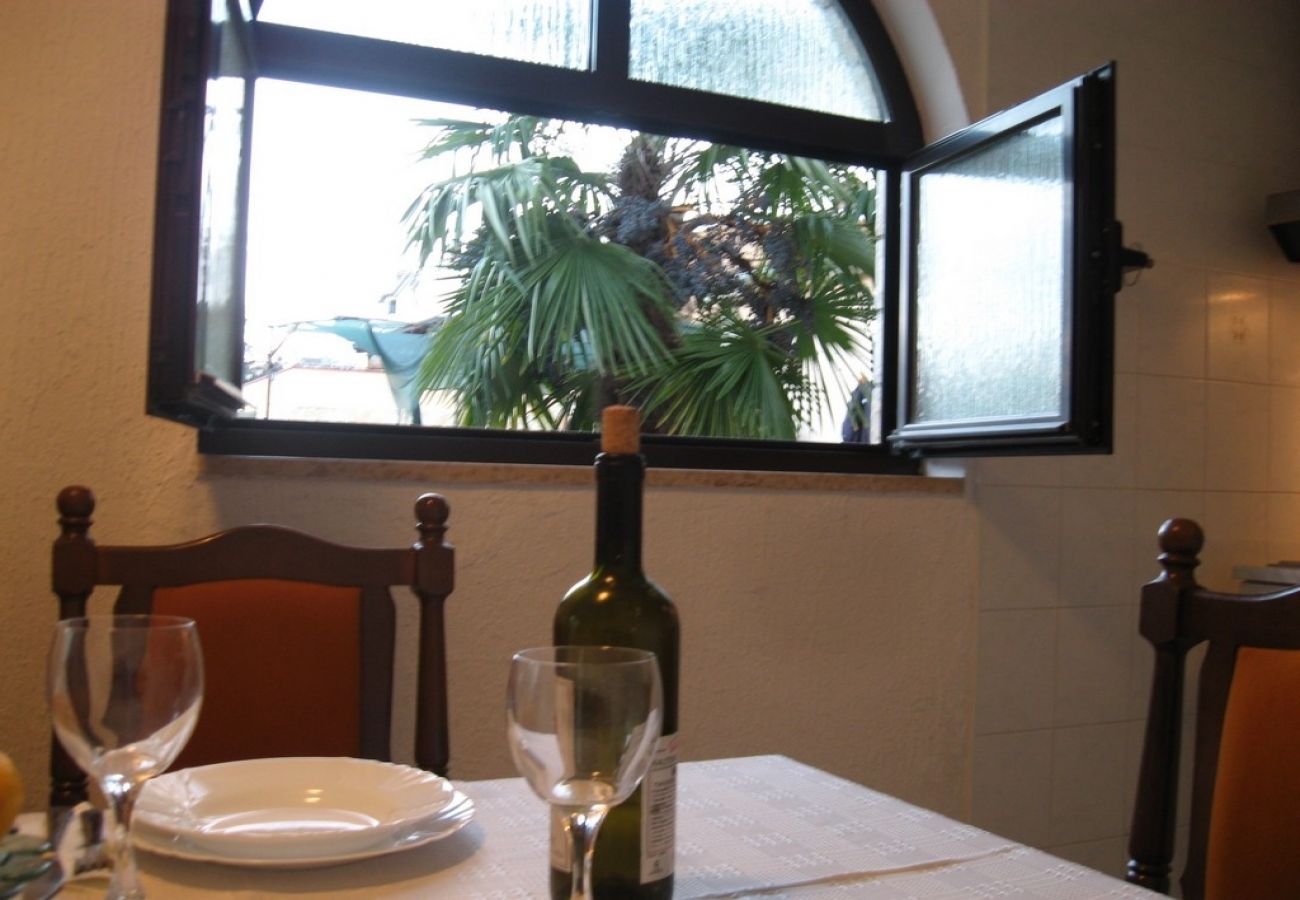 Apartment in Funtana - Apartment in Funtana with Air condition, WIFI, Washing machine (4990-1)