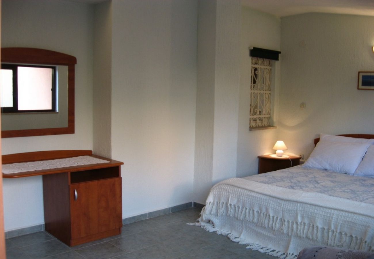 Apartment in Funtana - Apartment in Funtana with Air condition, WIFI, Washing machine (4990-1)