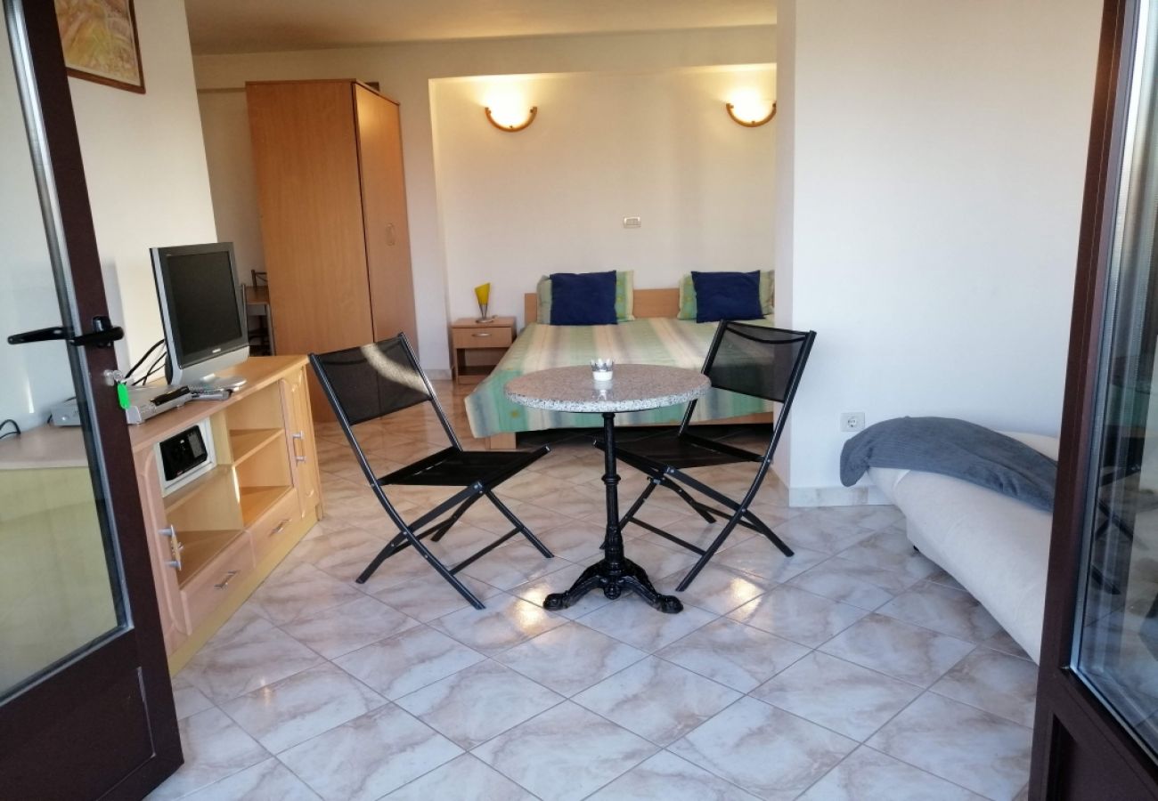 Studio in Funtana - Studio apartment in Funtana with Balcony, Air condition, WIFI, Washing machine (4982-8)