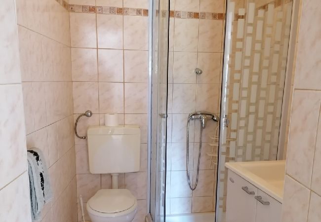 Apartment in Funtana - Apartment in Funtana with Balcony, Air condition, WIFI, Washing machine (4982-10) Apartment in Funtana - Apartment in Funtana with Balcony, Air condition, WIFI, Washing machine (4982-10)