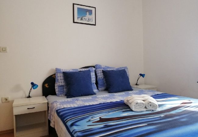 Apartment in Funtana - Apartment in Funtana with Terrace, Air condition, WIFI, Washing machine (4982-7) Apartment in Funtana - Apartment in Funtana with Terrace, Air condition, WIFI, Washing machine (4982-7)