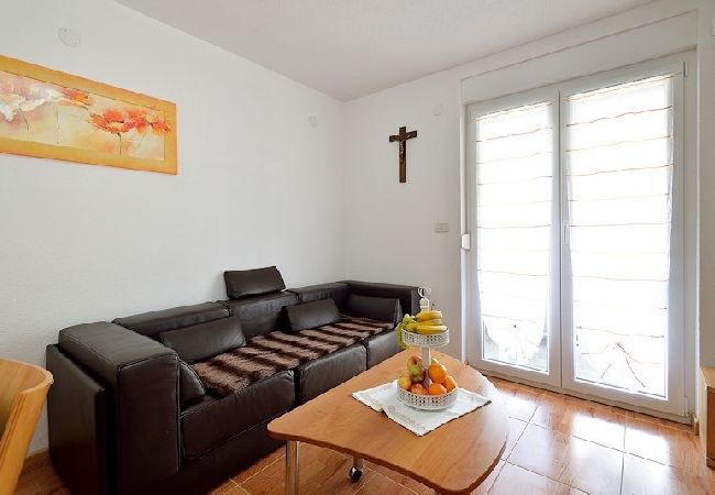 House in Medulin - Holiday Home in Medulin with Seaview, Terrace, Air condition, WIFI (3486-4) House in Medulin - Holiday Home in Medulin with Seaview, Terrace, Air condition, WIFI (3486-4)