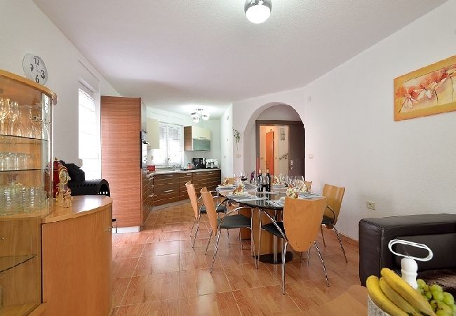 House in Medulin - Holiday Home in Medulin with Seaview, Terrace, Air condition, WIFI (3486-4) House in Medulin - Holiday Home in Medulin with Seaview, Terrace, Air condition, WIFI (3486-4)
