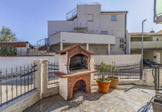 House in Medulin - Holiday Home in Medulin with Seaview, Terrace, Air condition, WIFI (3486-4) House in Medulin - Holiday Home in Medulin with Seaview, Terrace, Air condition, WIFI (3486-4)