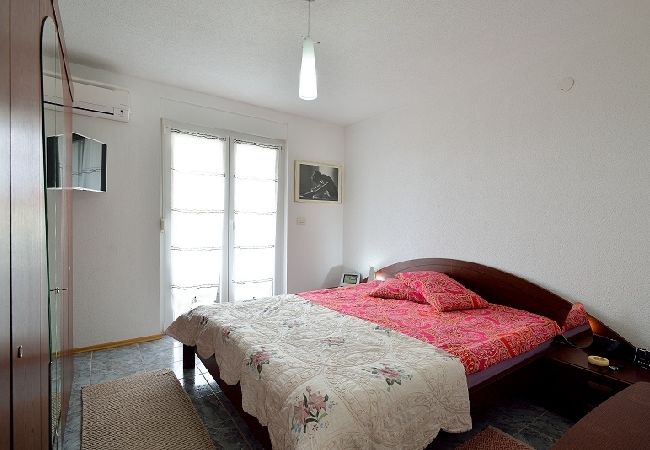 House in Medulin - Holiday Home in Medulin with Seaview, Terrace, Air condition, WIFI (3486-4) House in Medulin - Holiday Home in Medulin with Seaview, Terrace, Air condition, WIFI (3486-4)
