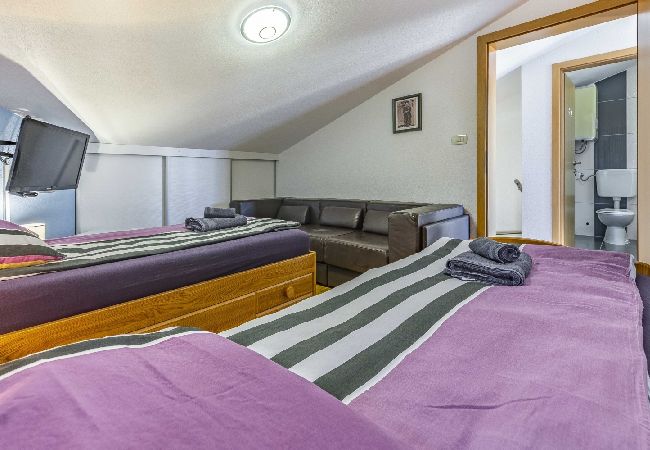 House in Medulin - Holiday Home in Medulin with Seaview, Terrace, Air condition, WIFI (3486-4) House in Medulin - Holiday Home in Medulin with Seaview, Terrace, Air condition, WIFI (3486-4)