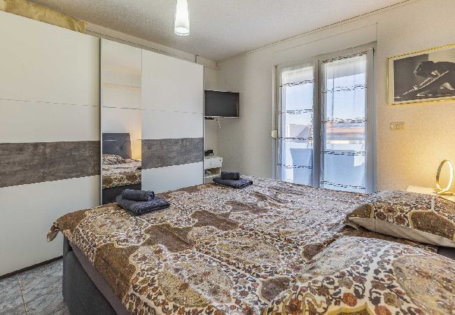 House in Medulin - Holiday Home in Medulin with Seaview, Terrace, Air condition, WIFI (3486-4) House in Medulin - Holiday Home in Medulin with Seaview, Terrace, Air condition, WIFI (3486-4)