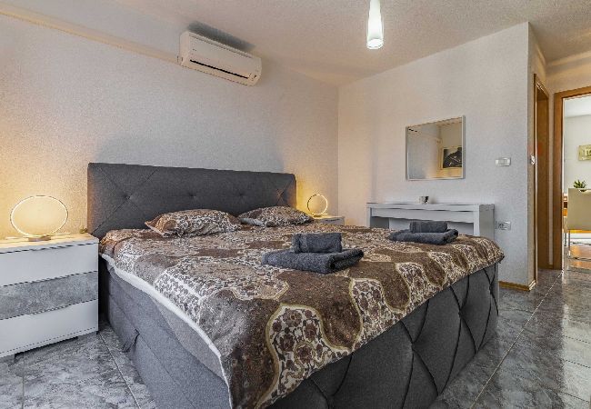 House in Medulin - Holiday Home in Medulin with Seaview, Terrace, Air condition, WIFI (3486-4) House in Medulin - Holiday Home in Medulin with Seaview, Terrace, Air condition, WIFI (3486-4)