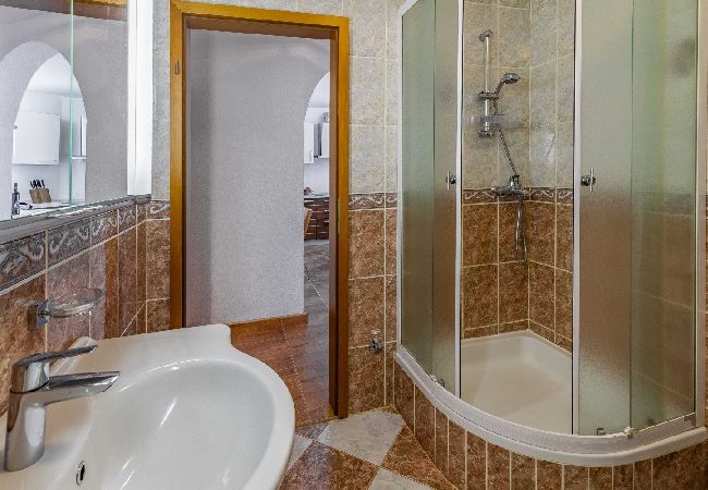 House in Medulin - Holiday Home in Medulin with Seaview, Terrace, Air condition, WIFI (3486-4) House in Medulin - Holiday Home in Medulin with Seaview, Terrace, Air condition, WIFI (3486-4)