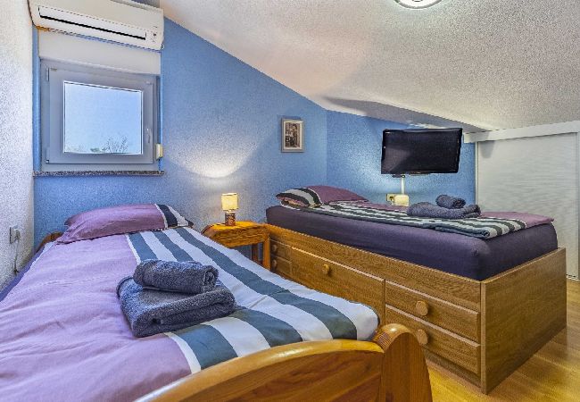 House in Medulin - Holiday Home in Medulin with Seaview, Terrace, Air condition, WIFI (3486-4) House in Medulin - Holiday Home in Medulin with Seaview, Terrace, Air condition, WIFI (3486-4)
