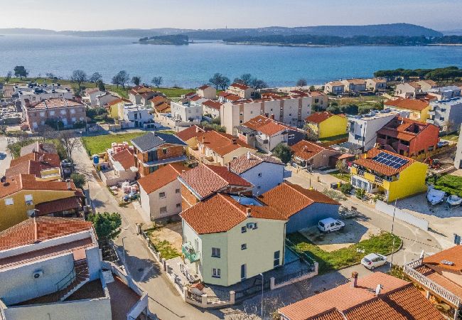 House in Medulin - Holiday Home in Medulin with Seaview, Terrace, Air condition, WIFI (3486-4) House in Medulin - Holiday Home in Medulin with Seaview, Terrace, Air condition, WIFI (3486-4)