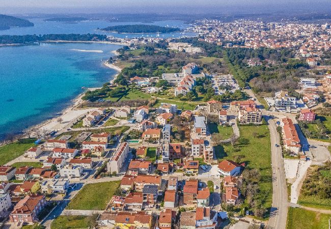 House in Medulin - Holiday Home in Medulin with Seaview, Terrace, Air condition, WIFI (3486-4) House in Medulin - Holiday Home in Medulin with Seaview, Terrace, Air condition, WIFI (3486-4)