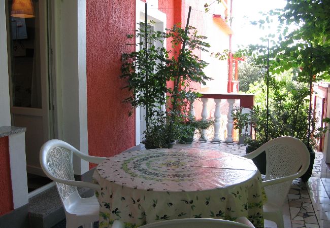 Apartment in Lopar - Apartment in Lopar with Terrace, Air condition, WIFI, Washing machine (4229-3) Apartment in Lopar - Apartment in Lopar with Terrace, Air condition, WIFI, Washing machine (4229-3)