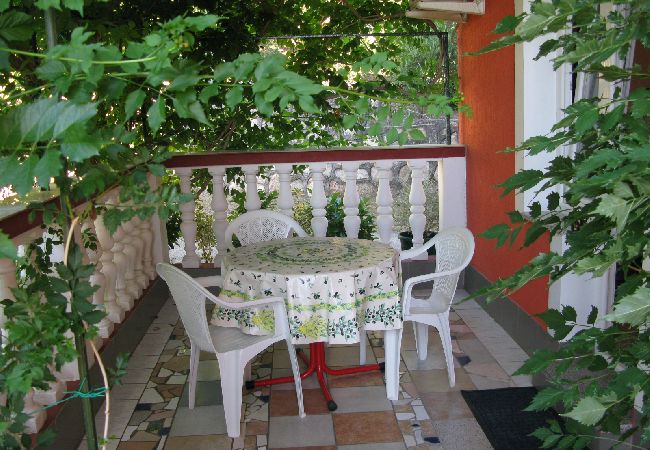 Apartment in Lopar - Apartment in Lopar with Terrace, Air condition, WIFI, Washing machine (4229-3) Apartment in Lopar - Apartment in Lopar with Terrace, Air condition, WIFI, Washing machine (4229-3)