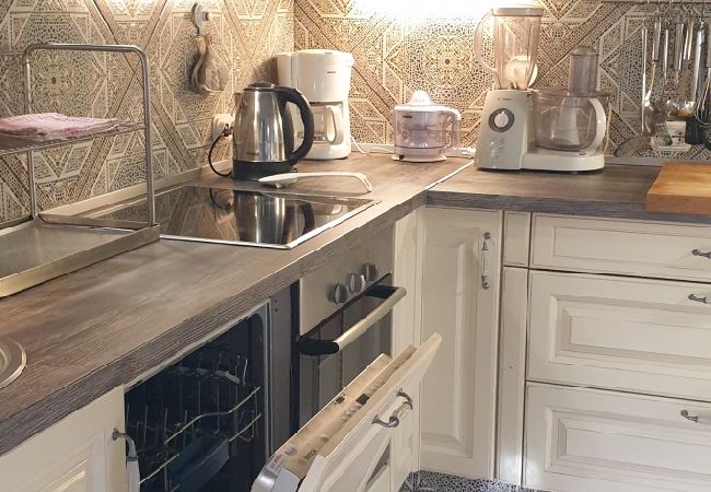 Apartment in Mali Lošinj - Apartment in Mali Lošinj with Terrace, Air condition, WIFI, Washing machine (4913-3) Apartment in Mali Lošinj - Apartment in Mali Lošinj with Terrace, Air condition, WIFI, Washing machine (4913-3)