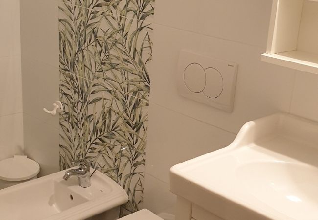 Apartment in Mali Lošinj - Apartment in Mali Lošinj with Terrace, Air condition, WIFI, Washing machine (4913-3) Apartment in Mali Lošinj - Apartment in Mali Lošinj with Terrace, Air condition, WIFI, Washing machine (4913-3)
