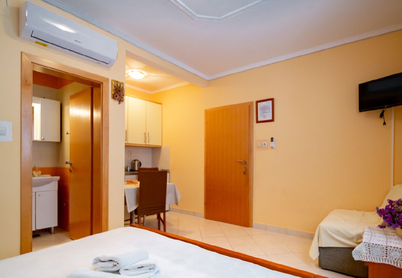 Studio in Lopar - Studio apartment in Lopar with Air condition, WIFI (4886-5)