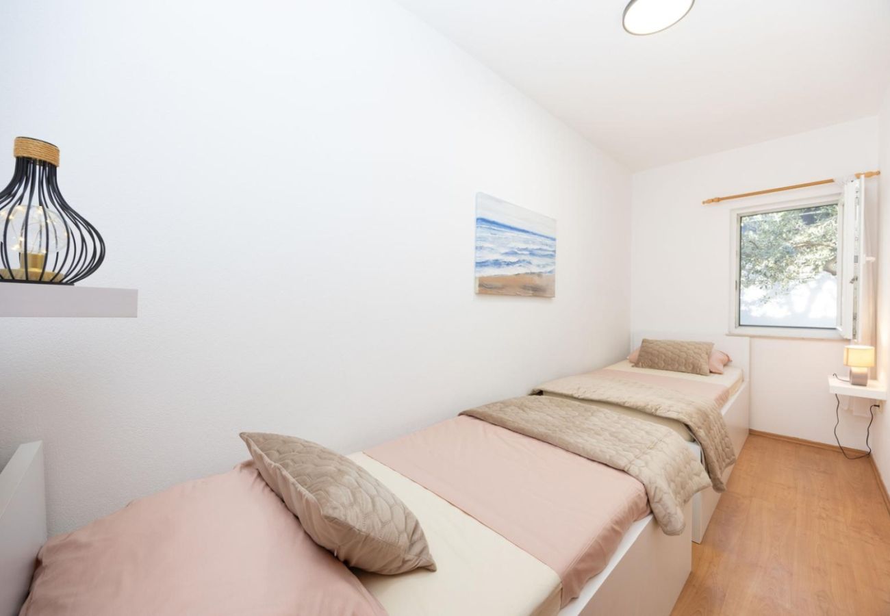 Apartment in Okrug Gornji - Apartment in Okrug Gornji with Seaview, Terrace, Air condition, WIFI (5049-3)