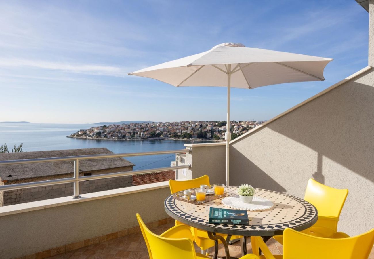 Apartment in Okrug Gornji - Apartment in Okrug Gornji with Seaview, Terrace, Air condition, WIFI (5049-3)