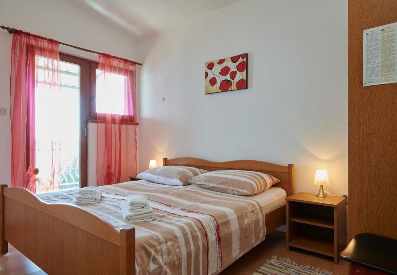 Apartment in Trogir - Apartment in Trogir with Seaview, Balcony, Air condition, WIFI (5055-2)