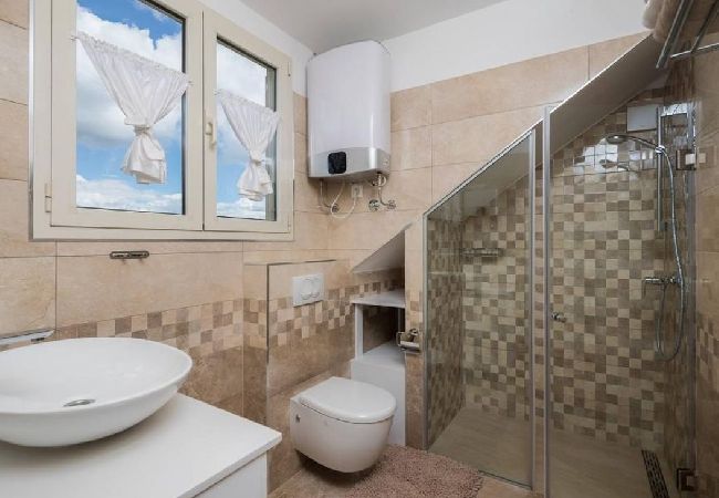 Apartment in Trogir - Apartment in Trogir with Seaview, Balcony, Air condition, WIFI (5058-1) Apartment in Trogir - Apartment in Trogir with Seaview, Balcony, Air condition, WIFI (5058-1)