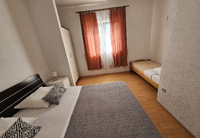 Apartment in Duce - Apartment in Duće with Seaview, Balcony, Air condition, WIFI (5067-2) Apartment in Duce - Apartment in Duće with Seaview, Balcony, Air condition, WIFI (5067-2)