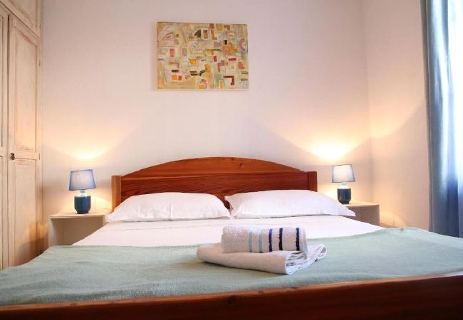Apartment in Trogir - Apartment in Trogir with Seaview, Terrace, Air condition, WIFI (5065-1) Apartment in Trogir - Apartment in Trogir with Seaview, Terrace, Air condition, WIFI (5065-1)