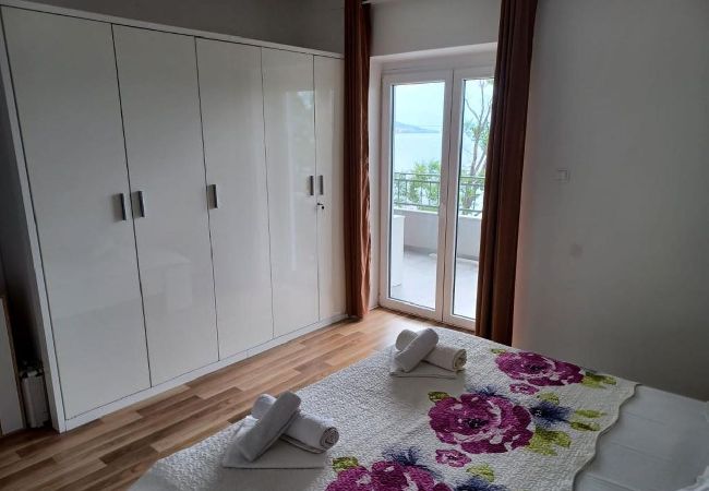 Apartment in Duce - Apartment in Duće with Seaview, Terrace, Air condition, WIFI (5064-1) Apartment in Duce - Apartment in Duće with Seaview, Terrace, Air condition, WIFI (5064-1)