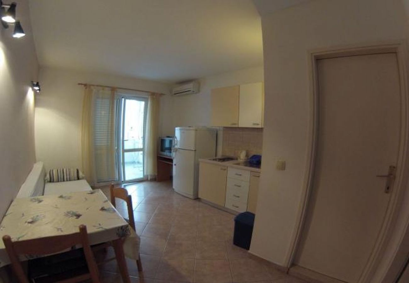 Apartment in Duce - Apartment in Duće with Balcony, Air condition, WIFI (5062-1)