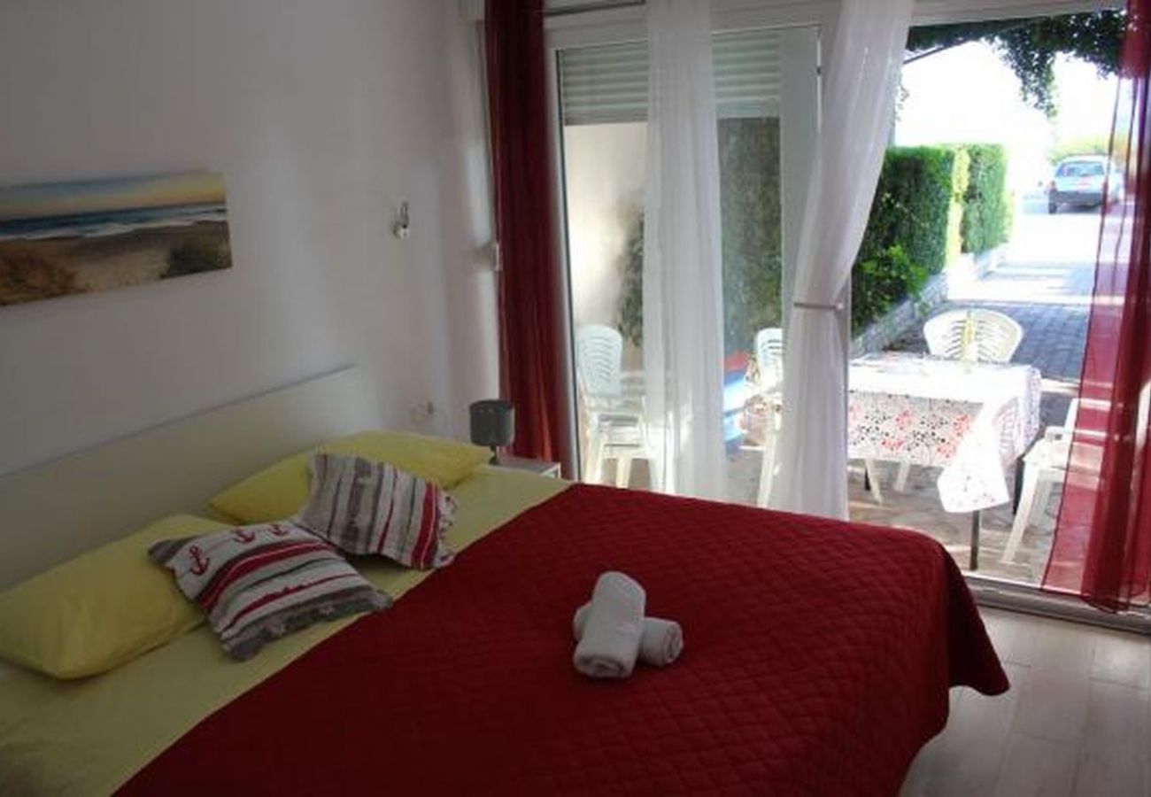 Apartment in Duce - Apartment in Duće with Terrace, Air condition, WIFI (5061-1)