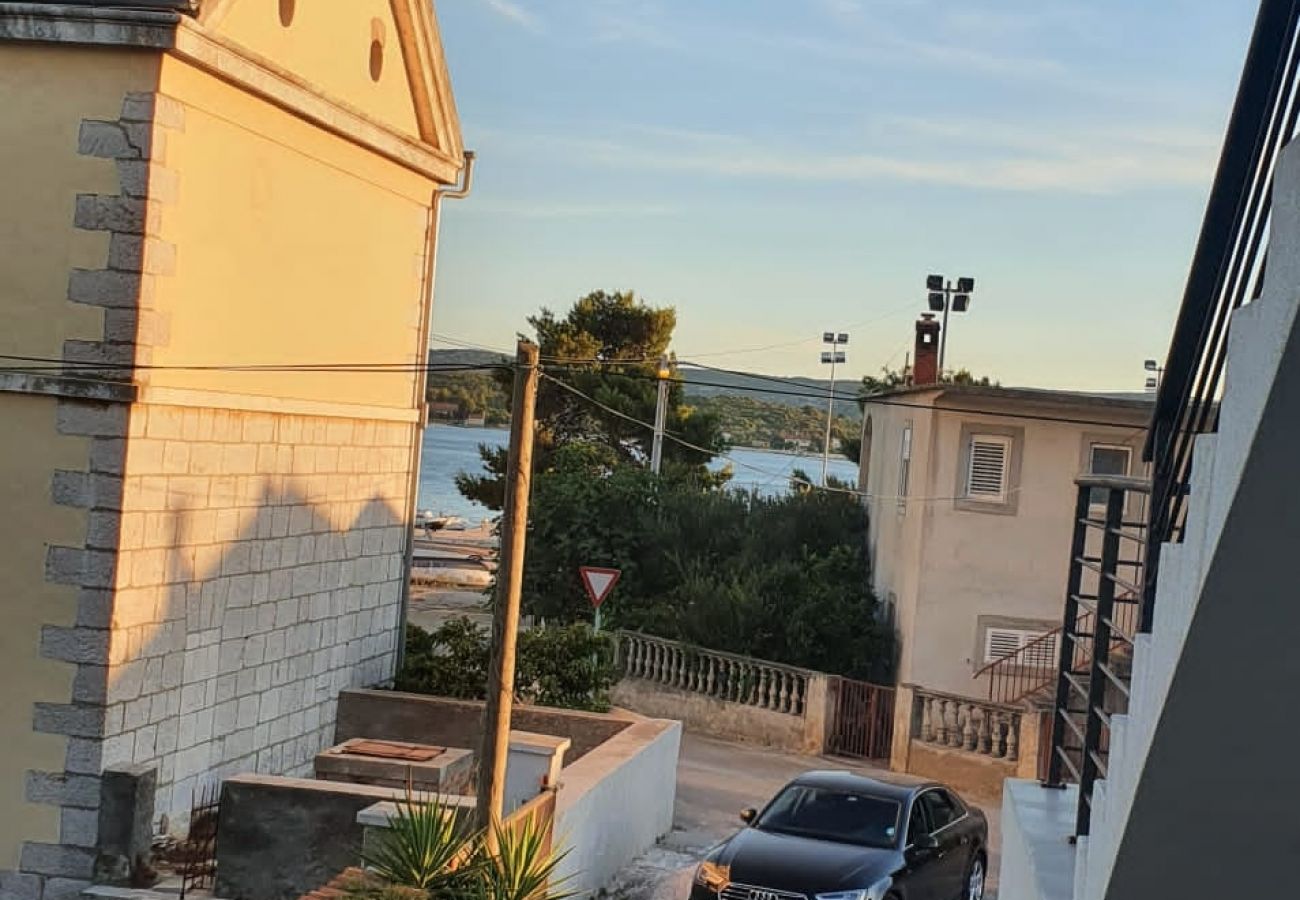 Studio in Turanj - Studio apartment in Turanj with Seaview, Balcony, Air condition, WIFI (5075-3)