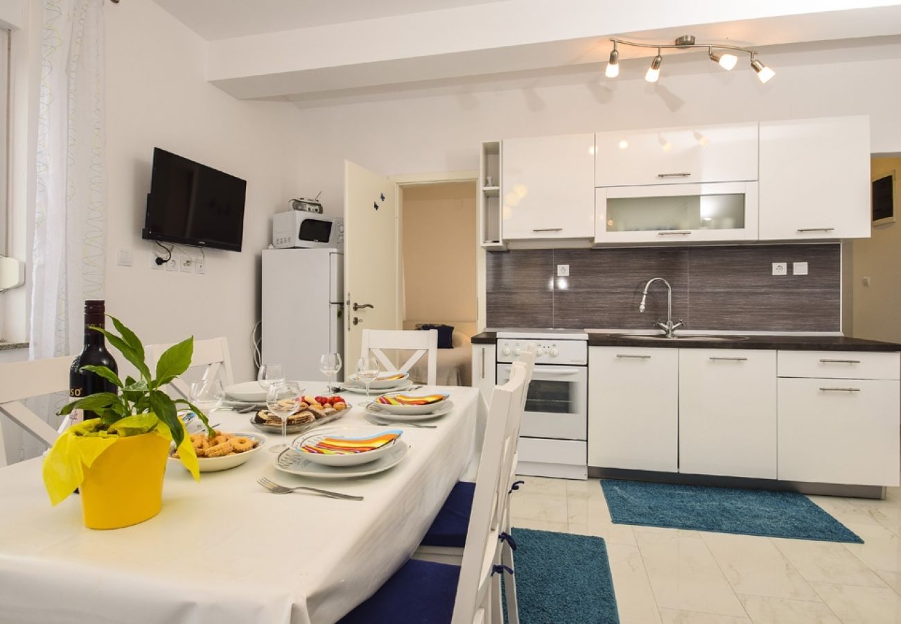 Apartment in Nin - Apartment in Zaton (Zadar) with Seaview, Balcony, Air condition, WIFI (685-2)