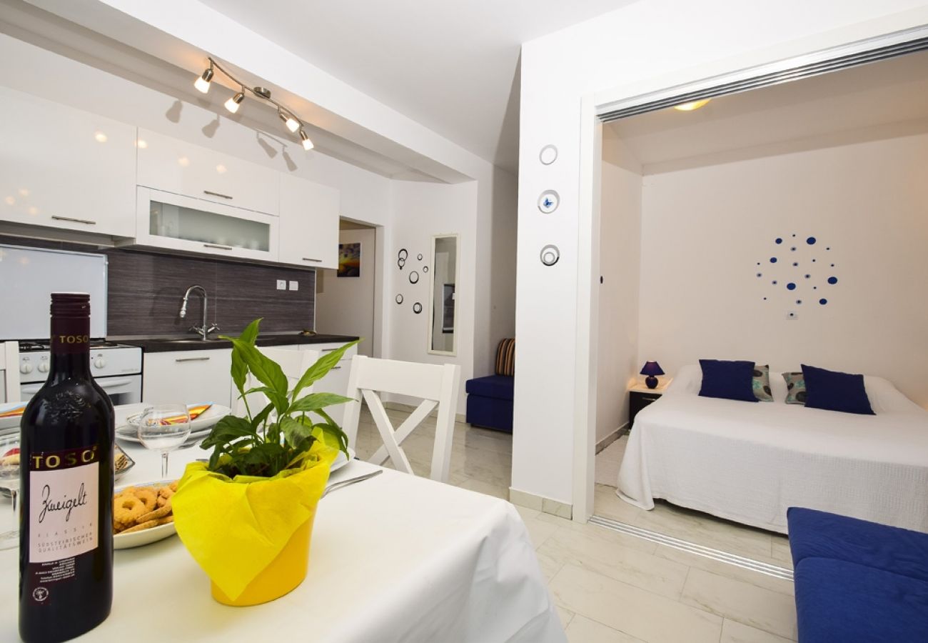 Apartment in Nin - Apartment in Zaton (Zadar) with Seaview, Balcony, Air condition, WIFI (685-2)